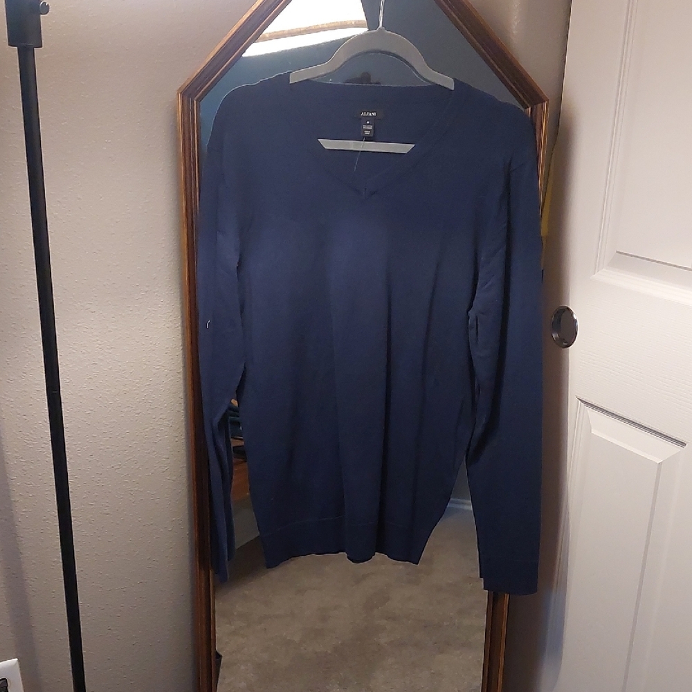 Alfani Men's V-Neck Sweater in Navy